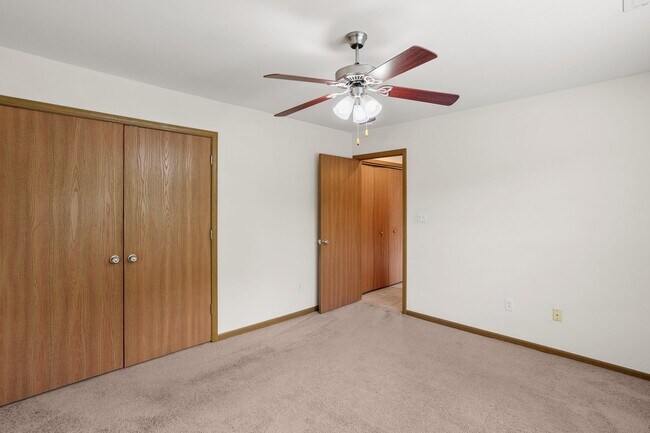 Building Photo - 509-511 Glenstone Dr.