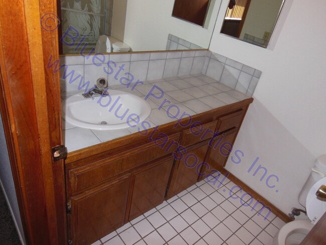 Building Photo - Just Listed!! 2 Bedroom 2 Bathroom Single ...