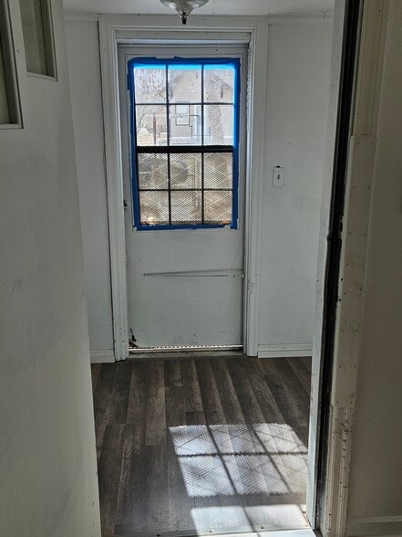 Building Photo - 1037 2nd St