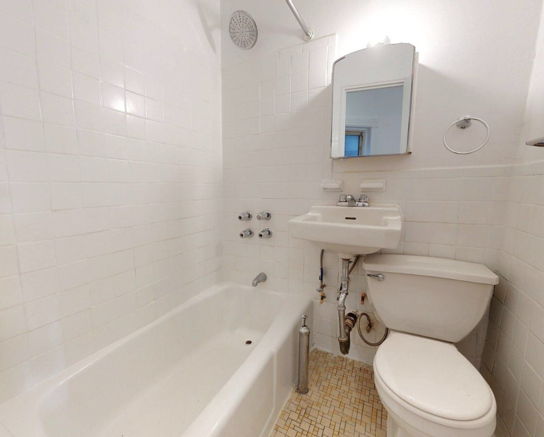 Building Photo - East 25th Street