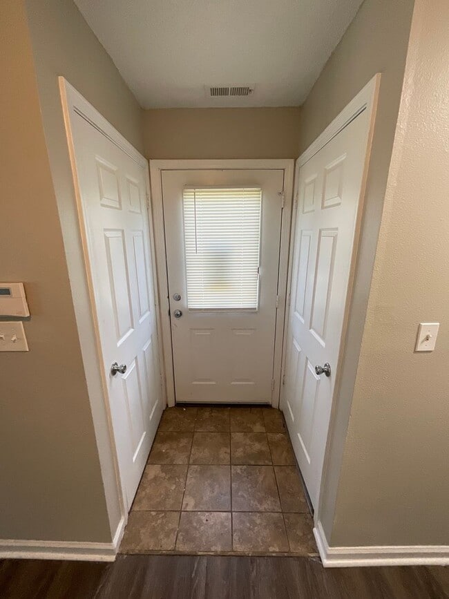 Building Photo - 4 Bed 2 Bath Home for Rent