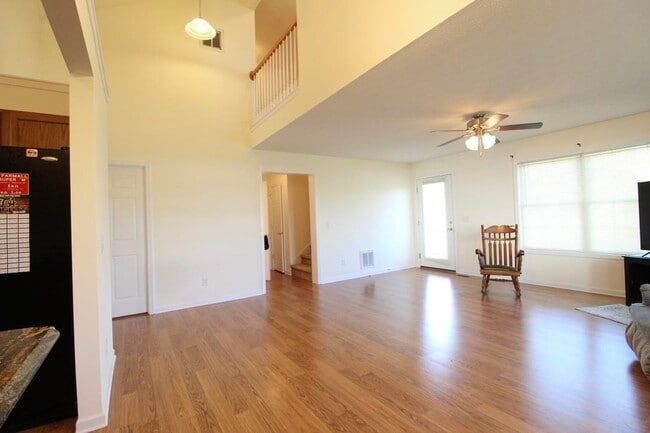 Building Photo - 120 Hollen Mill Ct