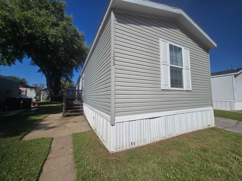 Building Photo - 3510 N 9th St