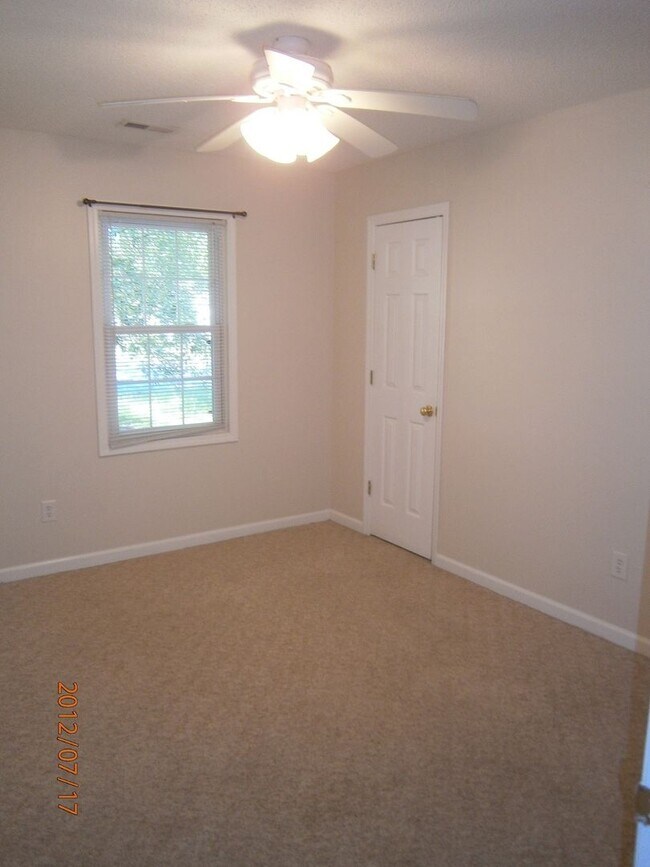 Building Photo - 414 Kenwoood Dr