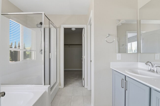 Building Photo - 3158 Molinos Dr