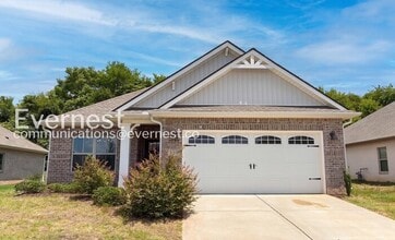 Building Photo - 3-Bed/2-Bath Home/Pet Friendly/Available Now!