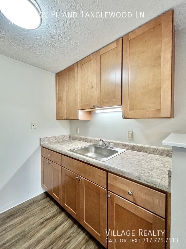 Building Photo - Newly-remodeled 2-bed! Ground Floor - No S...