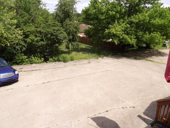 Building Photo - 75 Ashwood Ct