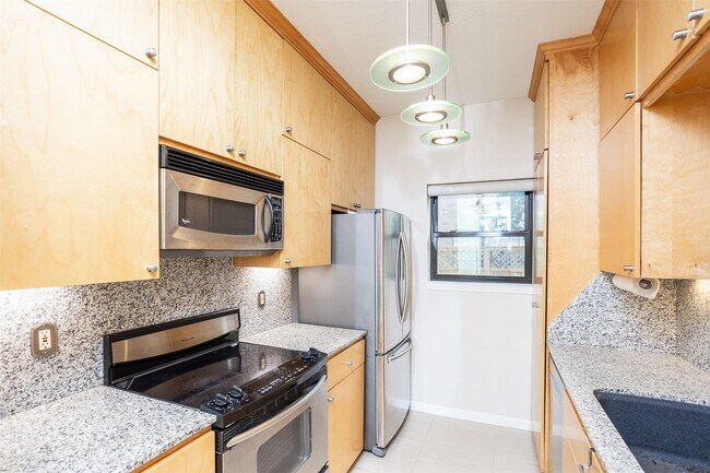 Building Photo - 9800 Pagewood Ln