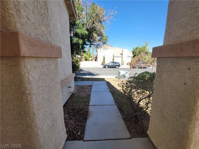 Building Photo - 7817 W Falcon Wing Ave