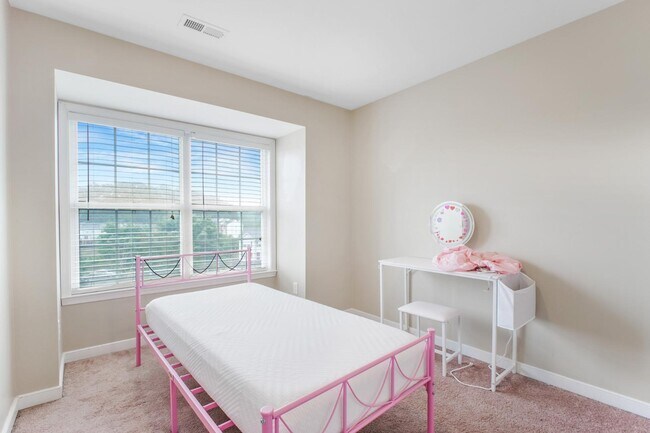 Building Photo - 405 Donelson Loop