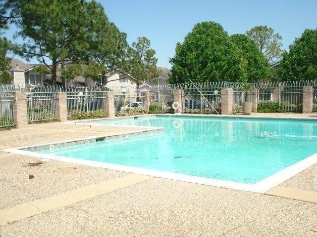 Building Photo - 11983 Bob White Dr