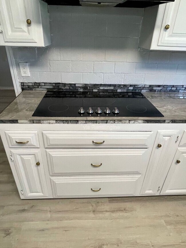 Building Photo - 8801 Meandering Way