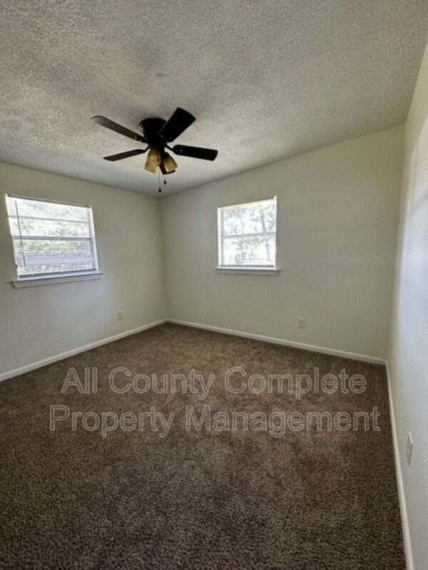 Building Photo - 6004 Marsha Dr