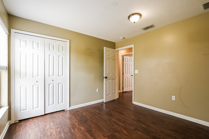 Building Photo - 178 Dovetail Ct