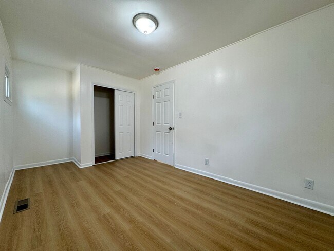 Building Photo - 32 Opal Rd