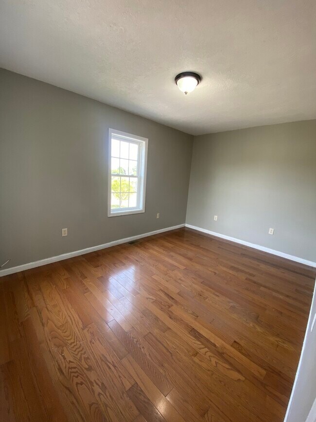 Building Photo - Gorgeous 3/4 bedroom 3 bath house for rent!