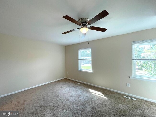 Building Photo - 22023 Valley Estates Dr