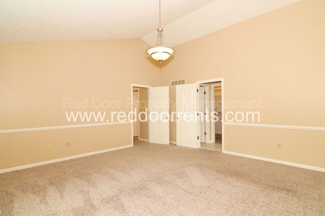 Building Photo - 12854 S Fleetwood Dr