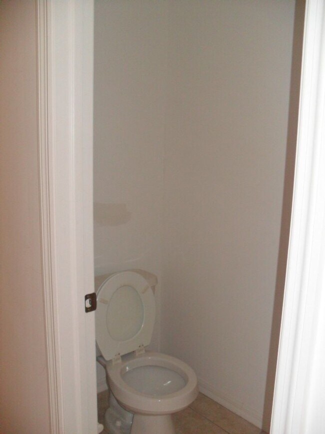 Building Photo - 1950-1952 Laverna Ave