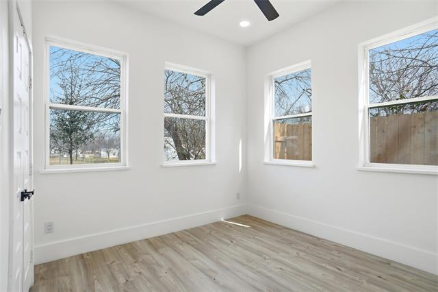 Building Photo - 118 Willow Ln