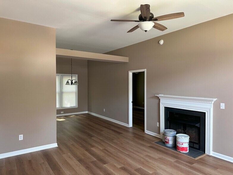 Building Photo - 420 Johnson St