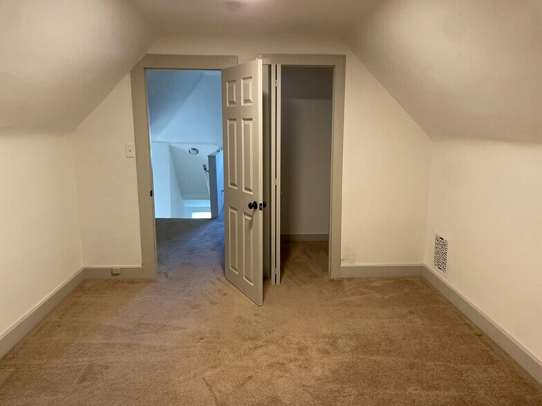 Bedroom #2 (empty) - 3136 N Elizabeth St