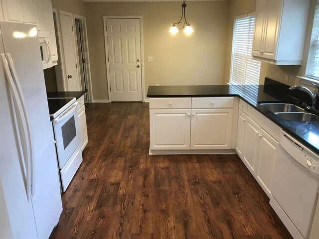 Building Photo - 434 Roberts Way