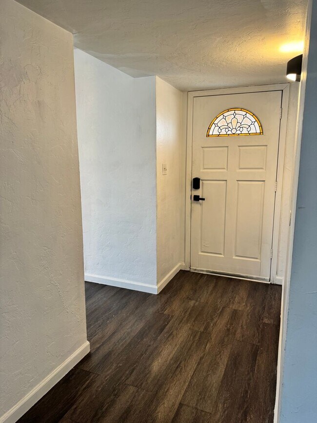 Building Photo - 1836 W Michigan Ave