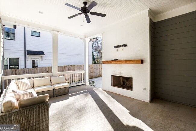 Building Photo - 222 Kirkwood Rd NE