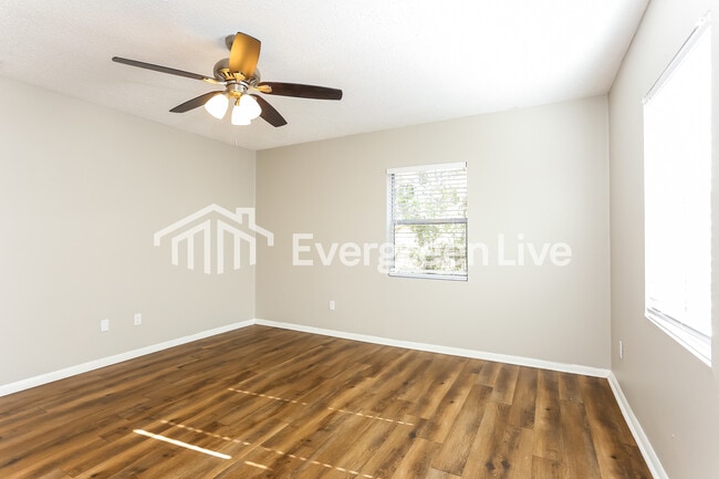 Building Photo - 9581 Aderdare Ave W