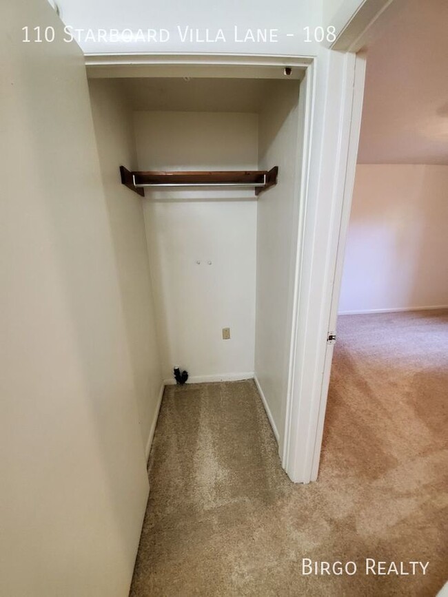 Building Photo - A Cozy 2 Bed/1 Bath TOWNHOUSE in GREENSBUR...