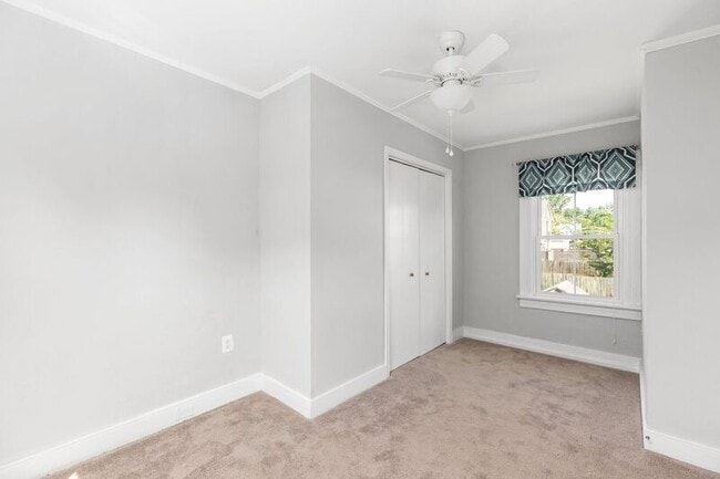 Building Photo - 407 Hawke St