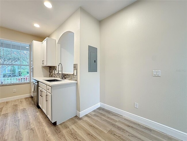 Building Photo - 14746 Clarkson Dr