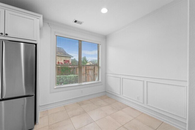 Building Photo - 16746 Highland Country Dr
