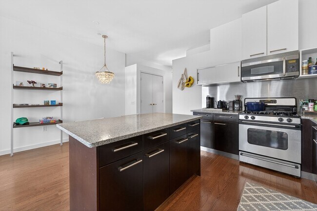 Building Photo - 88 Kingston St