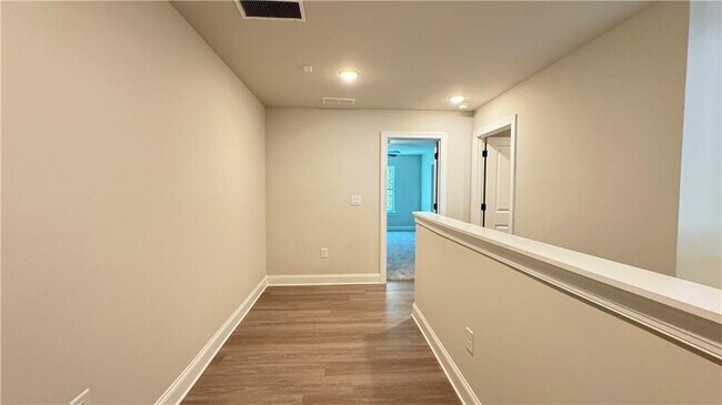 Building Photo - 709 Stickley Oak Way