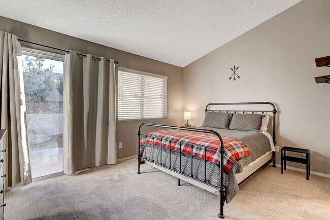 Building Photo - Fully Furnished 1-Story Home for Rent in t...