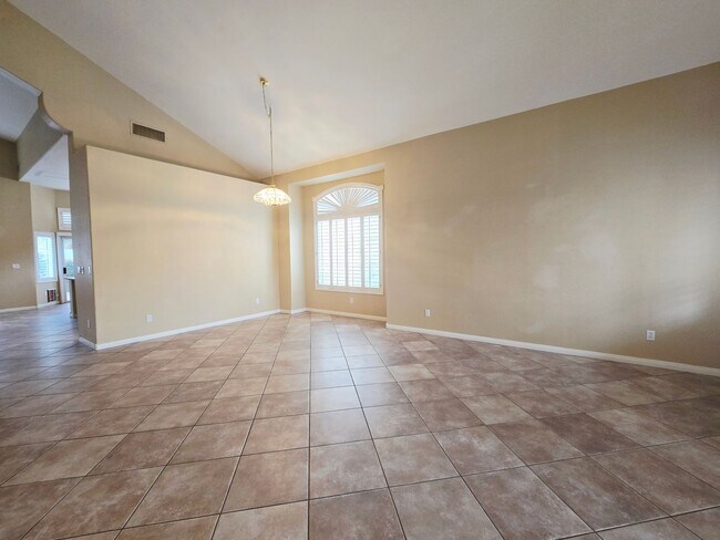 Building Photo - STUNNING 4 BEDROOM WITH MASTER ON 1ST FLOOR IN SEVEN HILLS!!!