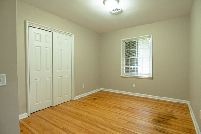 Building Photo - 895 Greg Dr