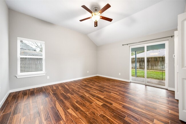 Building Photo - 5122 Prairie Creek Dr