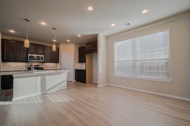Building Photo - 7809 Axis Rdg Dr