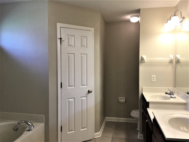 Building Photo - 5650 Truman Cove