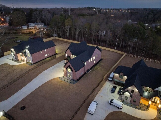 Building Photo - 407 Thunder Rd