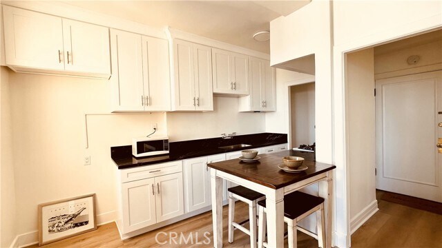 Primary Photo - 315 W 3rd St