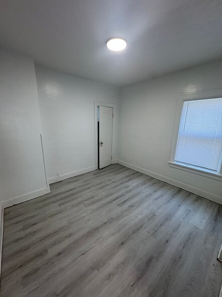 Building Photo - 3542 Homewood Ave