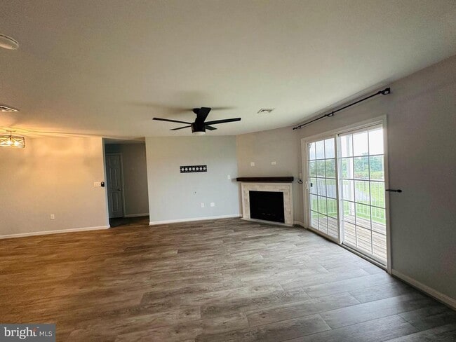 Building Photo - 116 Hawk Ct