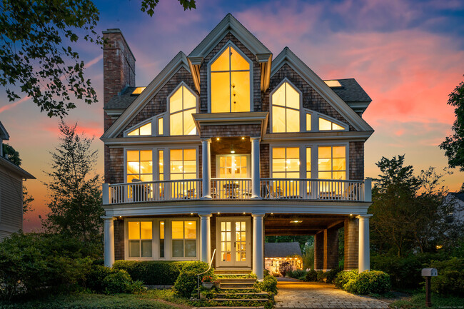 Building Photo - 2 Sachem Rd