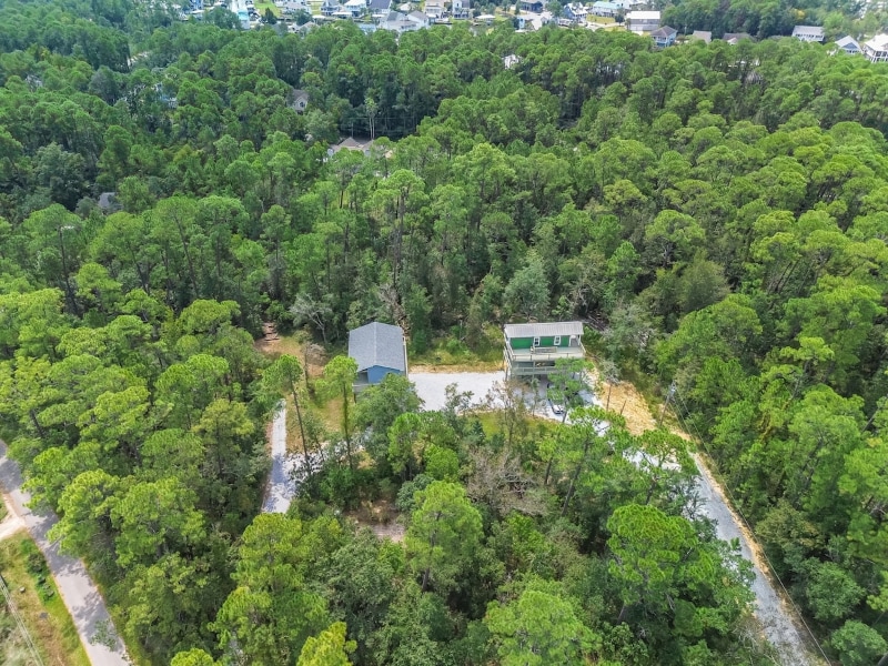 Building Photo - 589 Bernard Street