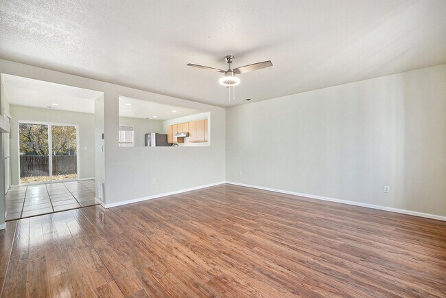 Building Photo - Lovely 4 Bed/2 Bath Home Available in Thornton